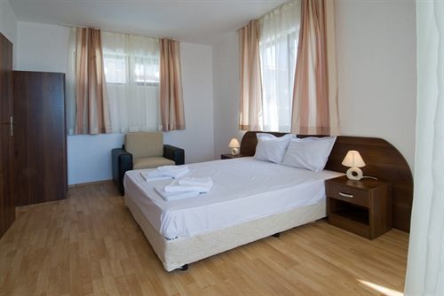 Aparthotel Lighthouse Sveti Vlas Exterior foto